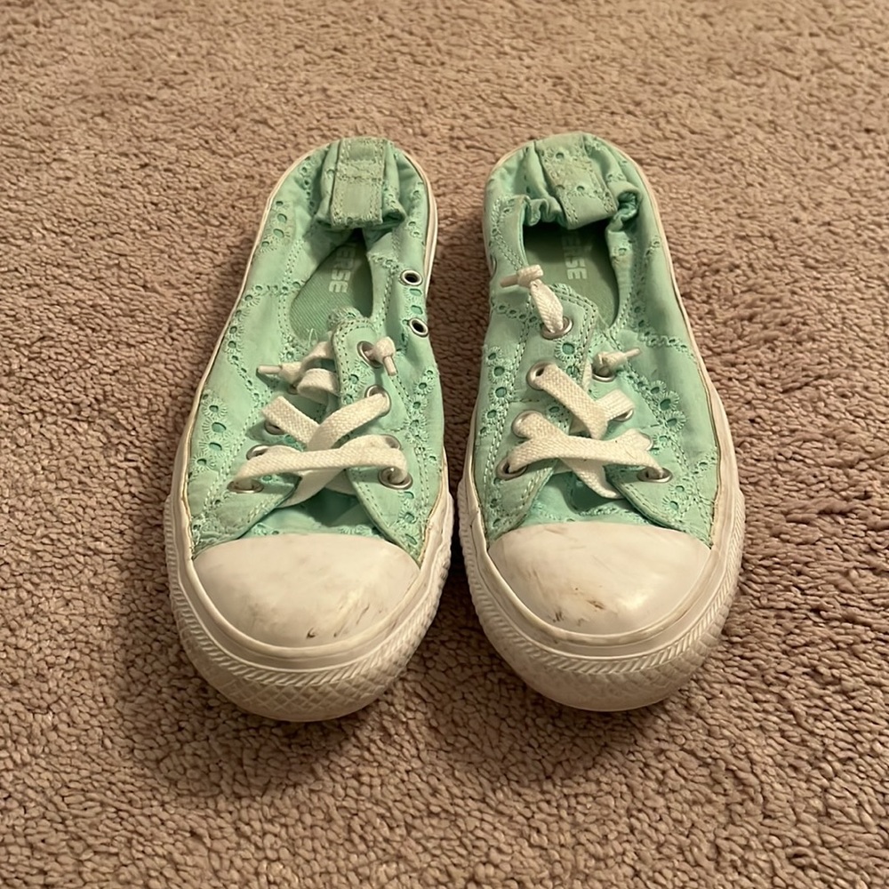 👟 Converse Low Tops Size 8 👟